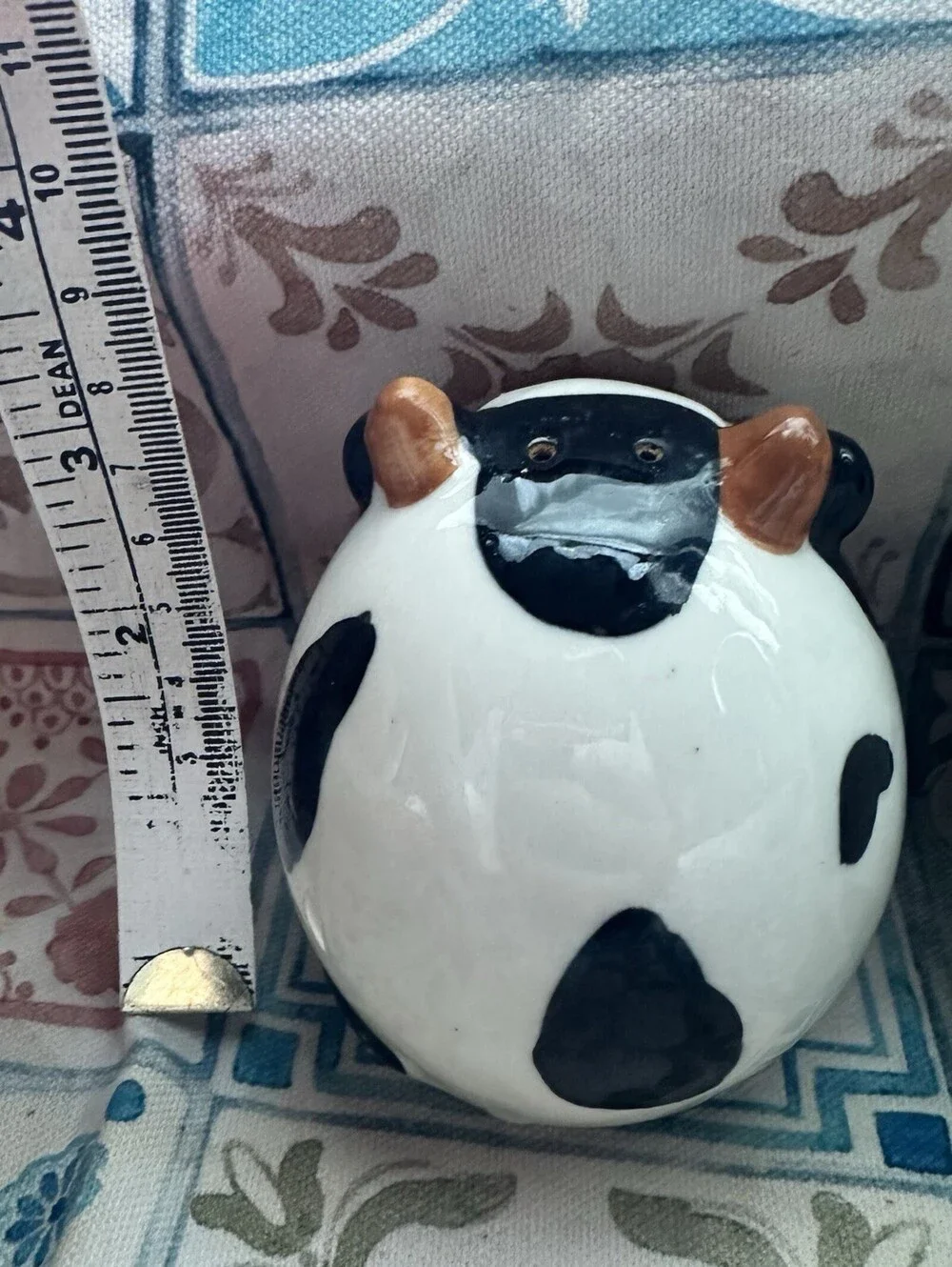 Vintage Chubby Cow Salt And Pepper Shaker Set Farm Cottage Kitchen Kitsch